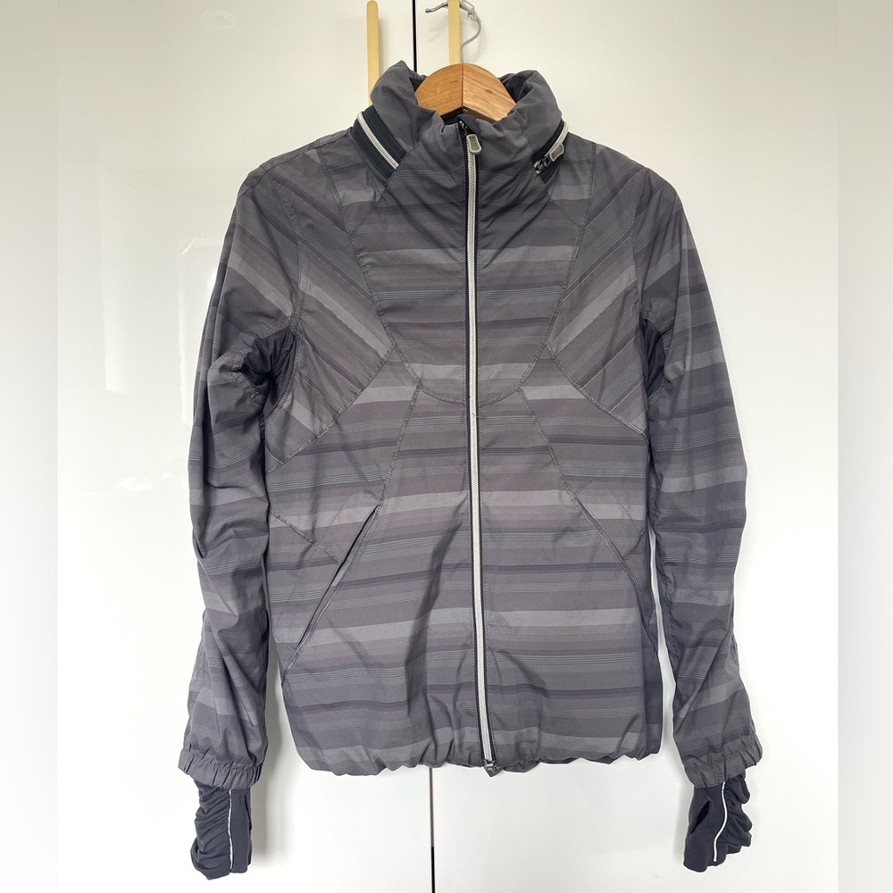 Lululemon athletica Run Hustle Jacket size 6